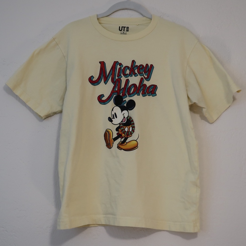 Uniqlo: Mickey Aloha (Mickey Mouse) Men’s T-Shirt - Size Medium